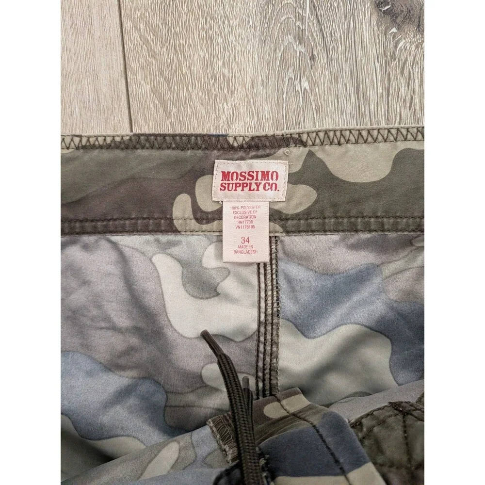 Vintage Y2K Mossimo Camo Board Shorts Size 34 Swim Bottoms